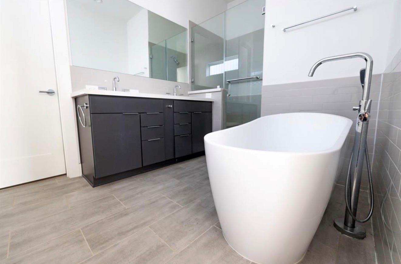 1141 W 17th Street # B