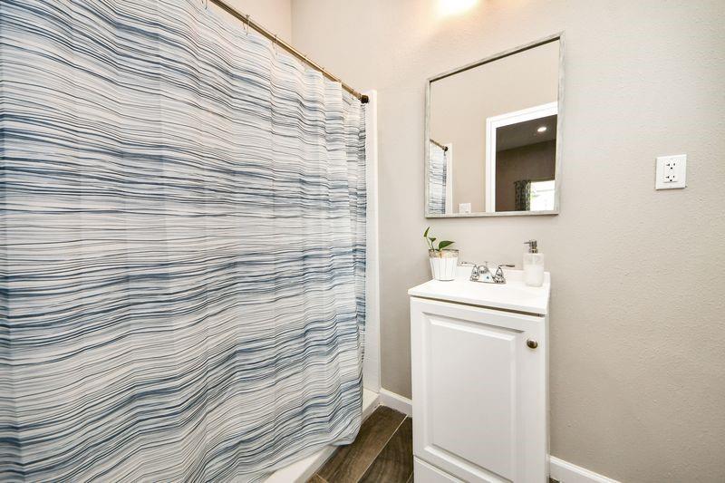1409 Avenue I