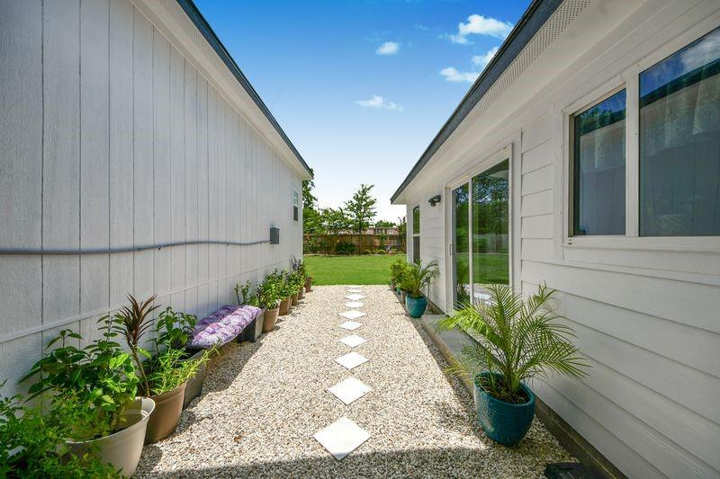 1409 Avenue I