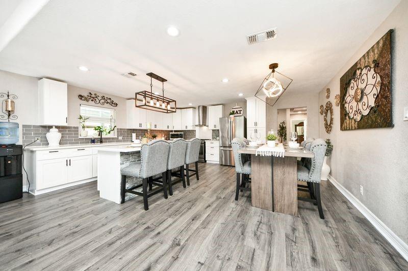 1409 Avenue I