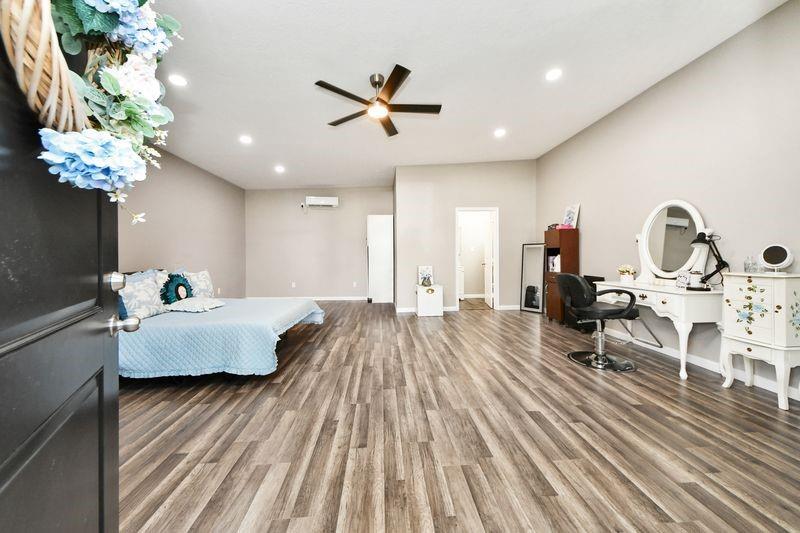 1409 Avenue I