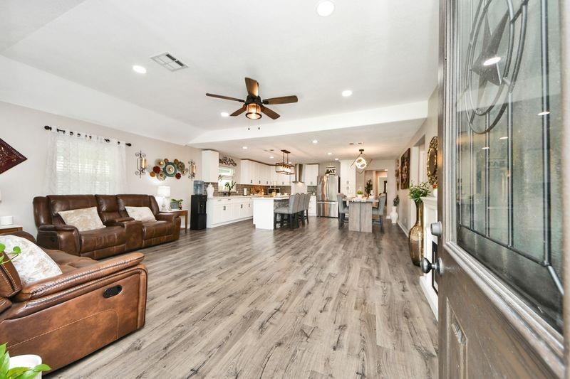 1409 Avenue I