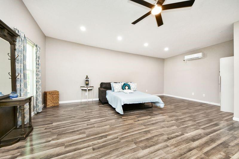1409 Avenue I