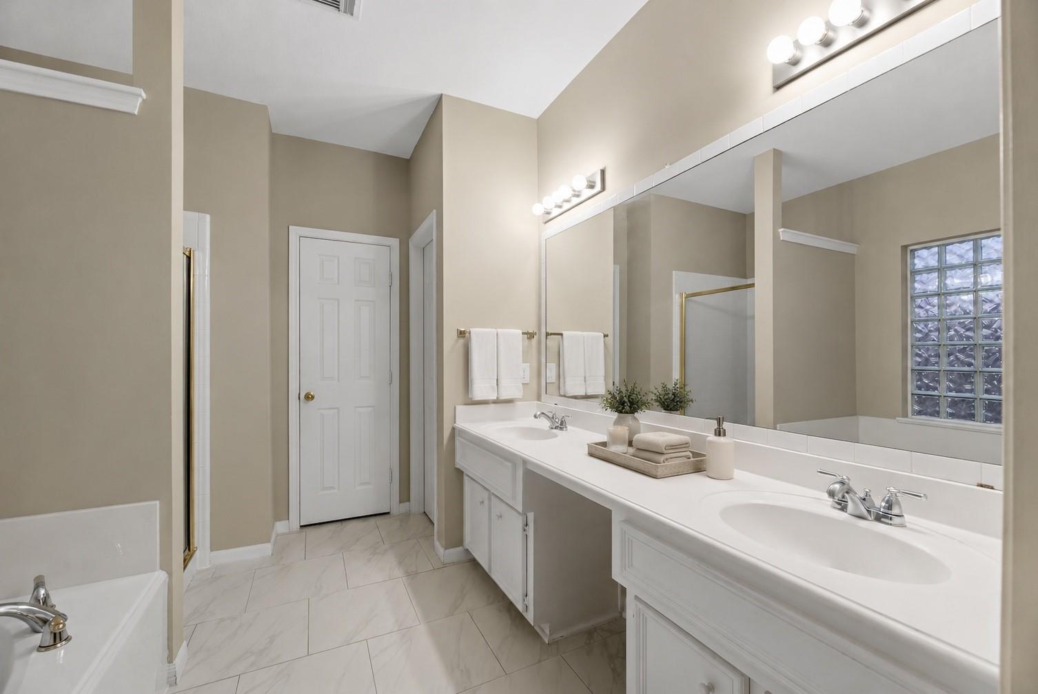 5724 Shady Hollow Court