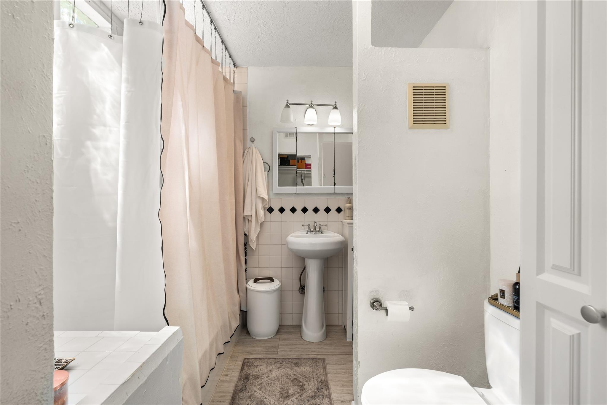 2510 Whitney Street # 3