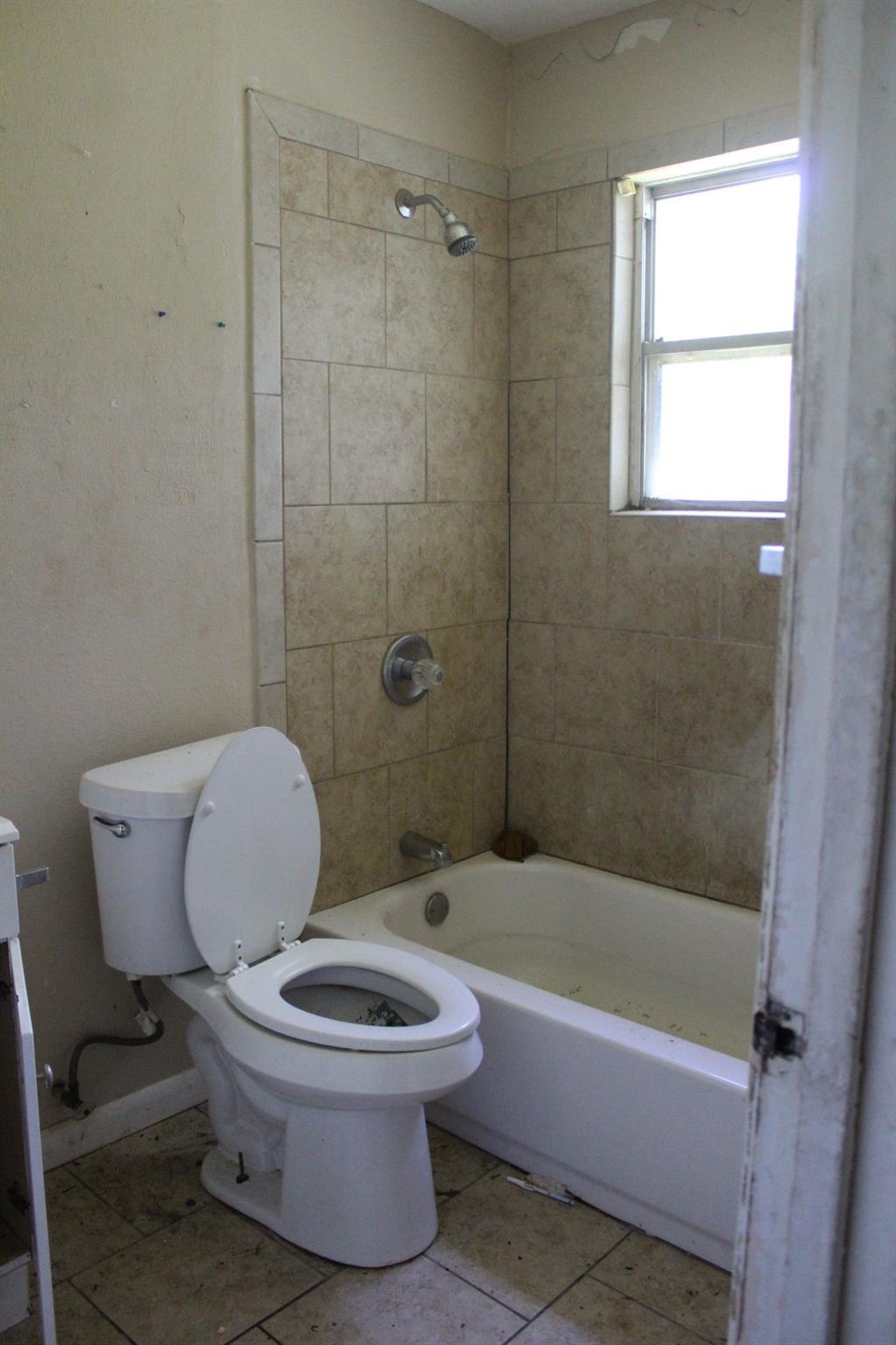 4813 Angleton Street, Houston