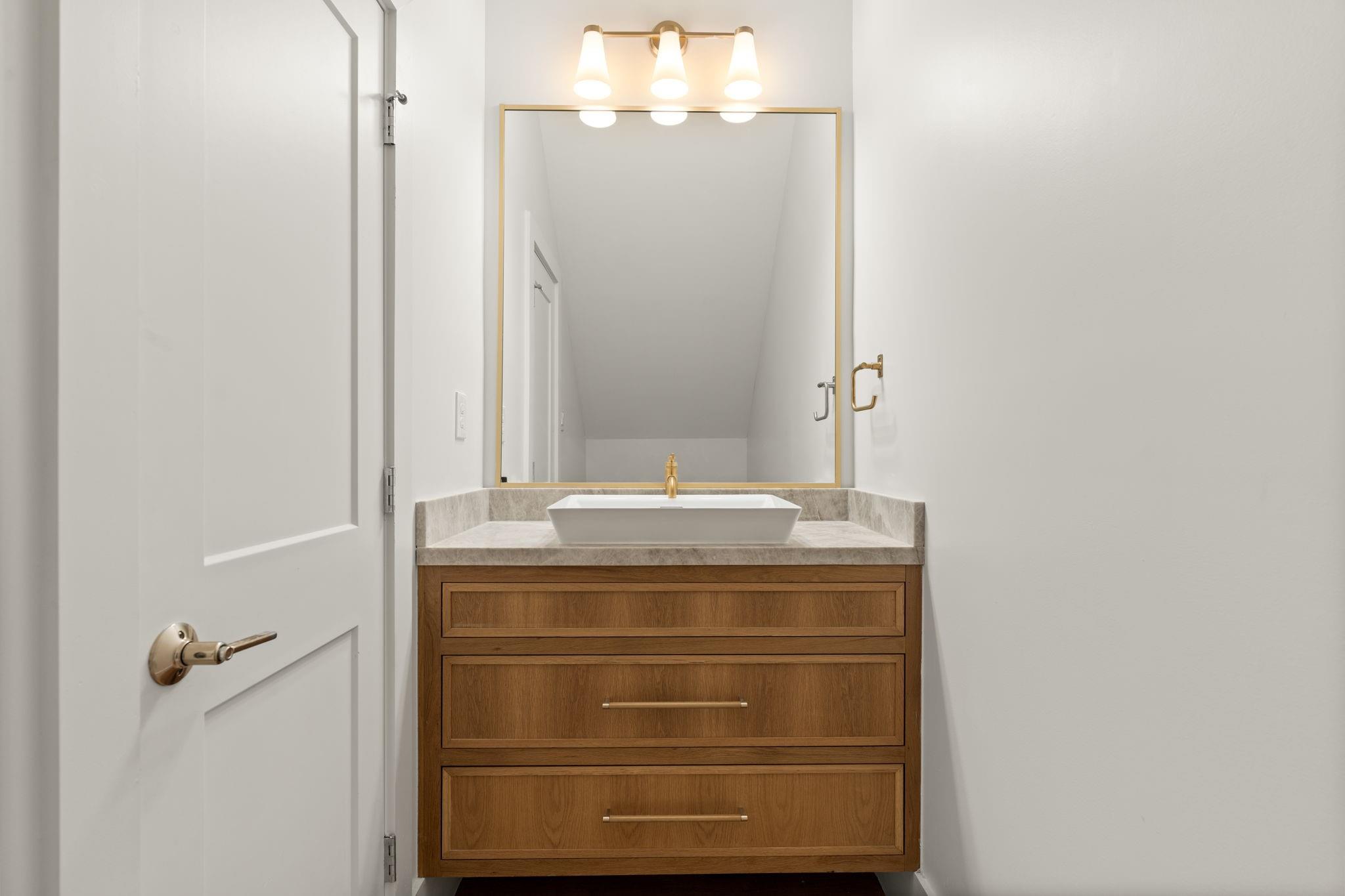 710 Waverly Street Unit: E