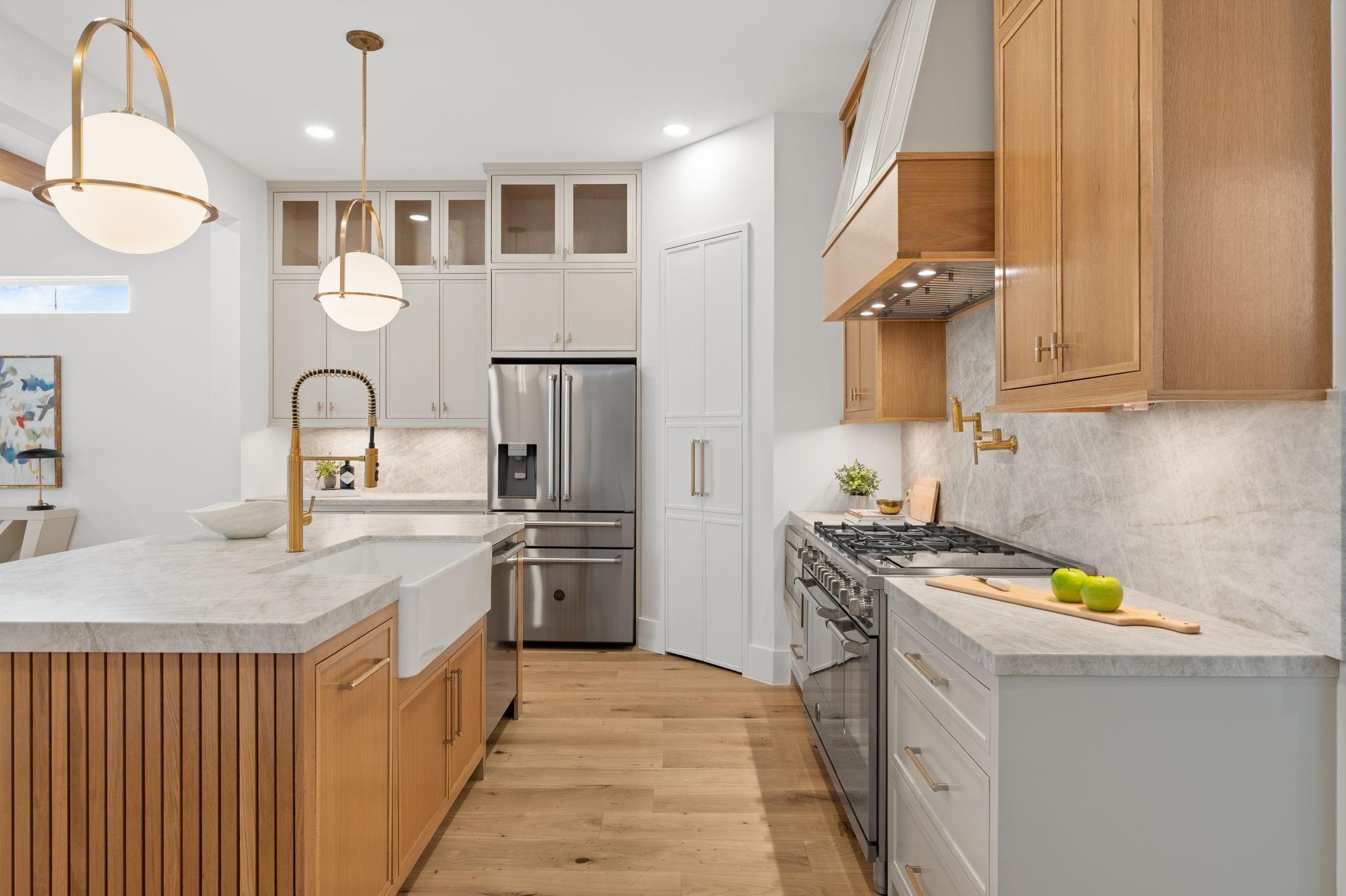 710 Waverly Street Unit: E