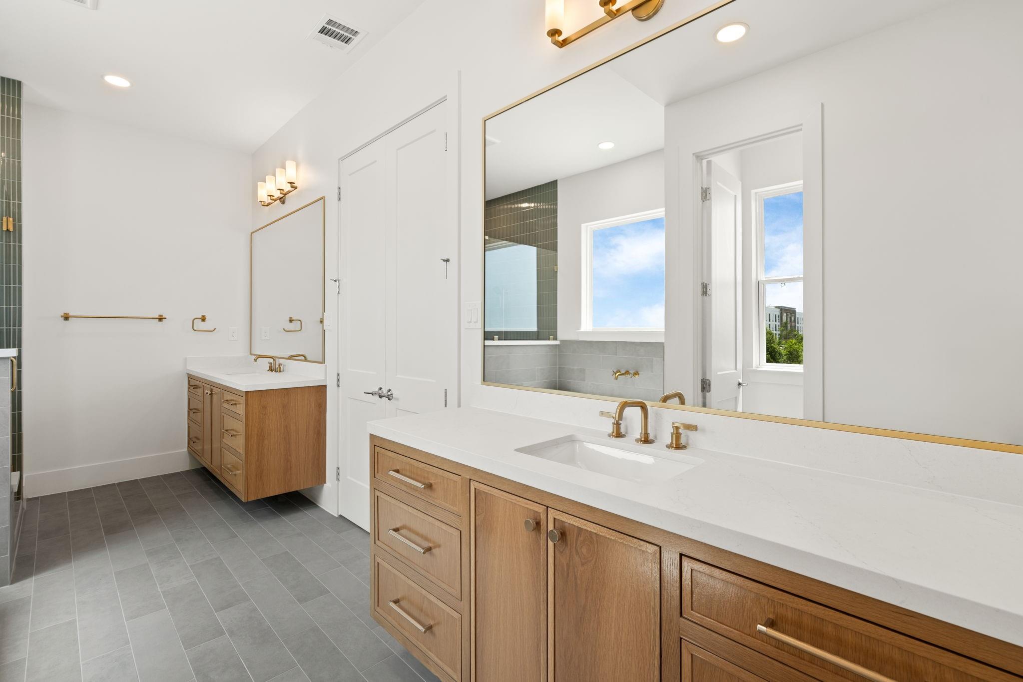 710 Waverly Street Unit: E