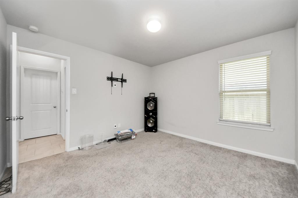 1404 Woods Lake Court