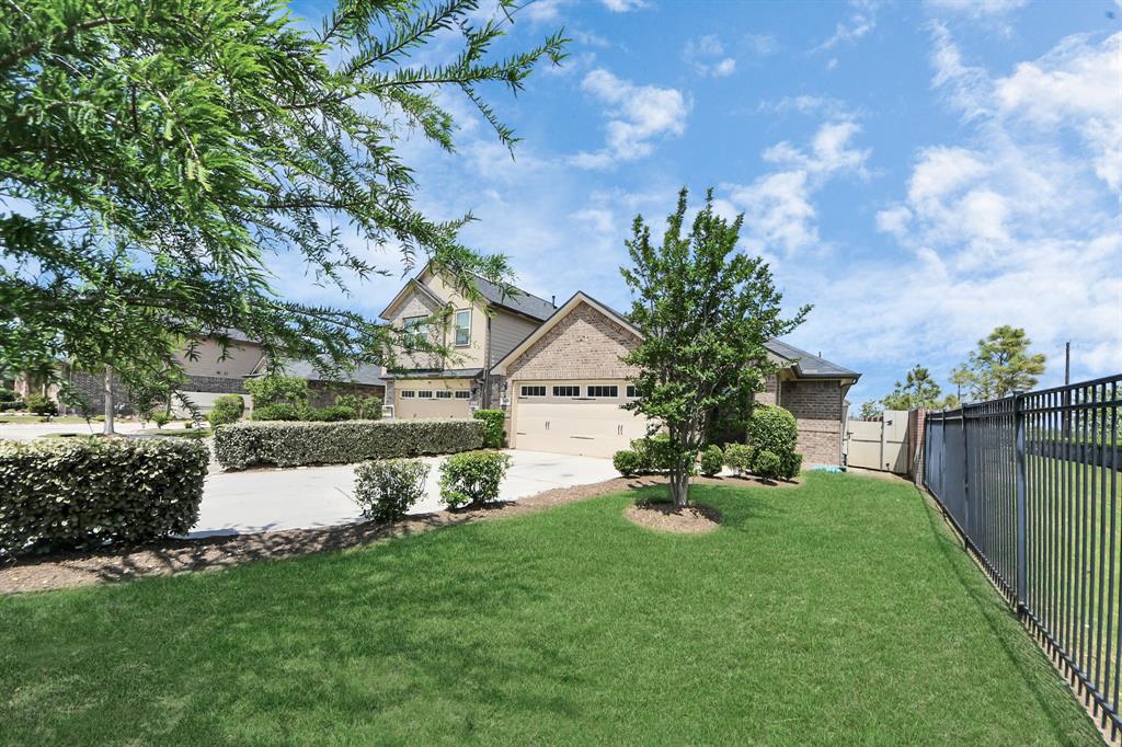 1404 Woods Lake Court