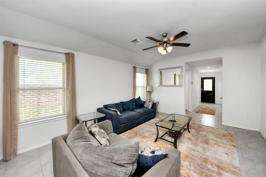 1404 Woods Lake Court