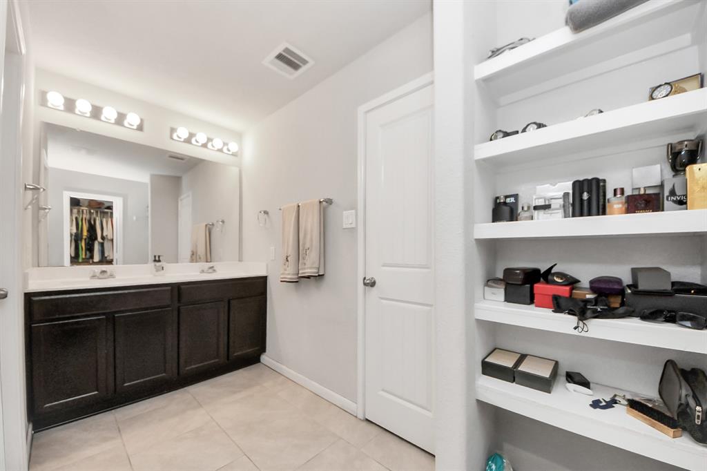 1404 Woods Lake Court