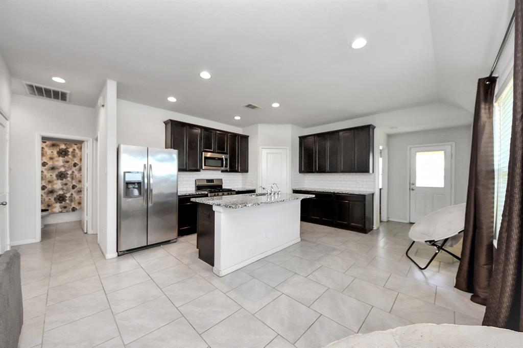 1404 Woods Lake Court