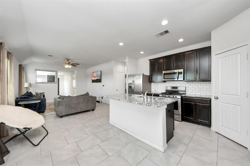 1404 Woods Lake Court