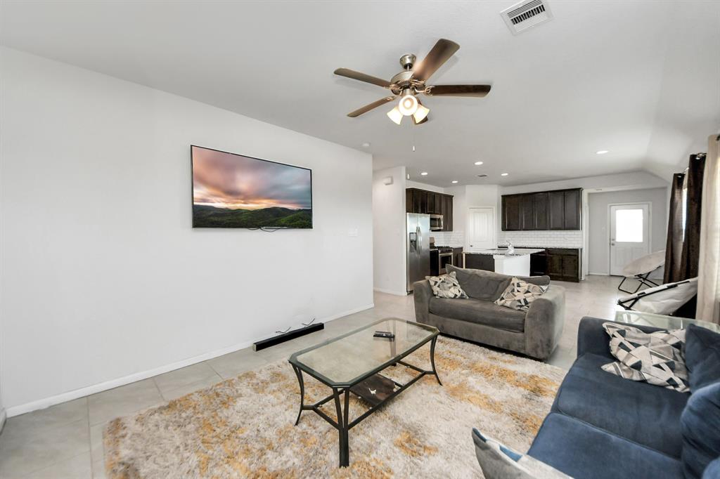 1404 Woods Lake Court