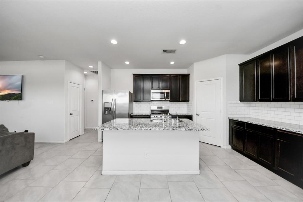 1404 Woods Lake Court