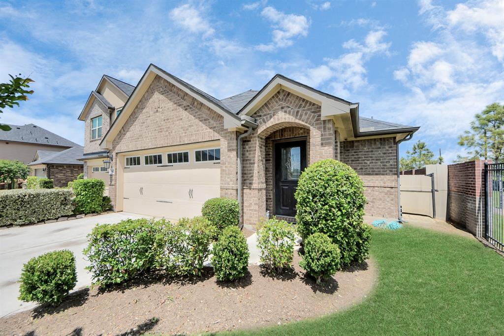 1404 Woods Lake Court