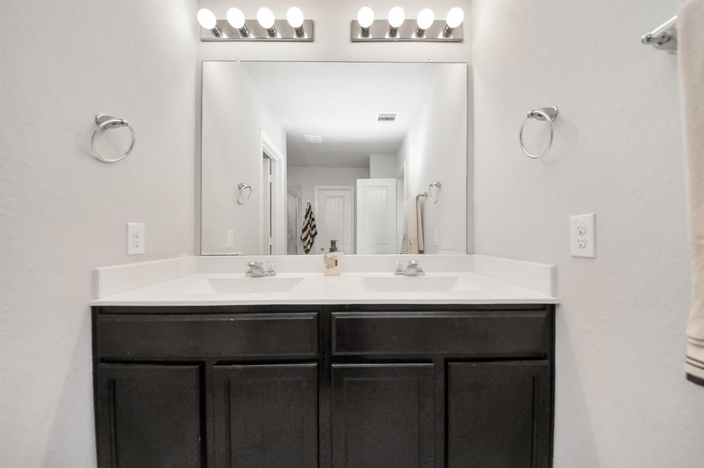 1404 Woods Lake Court