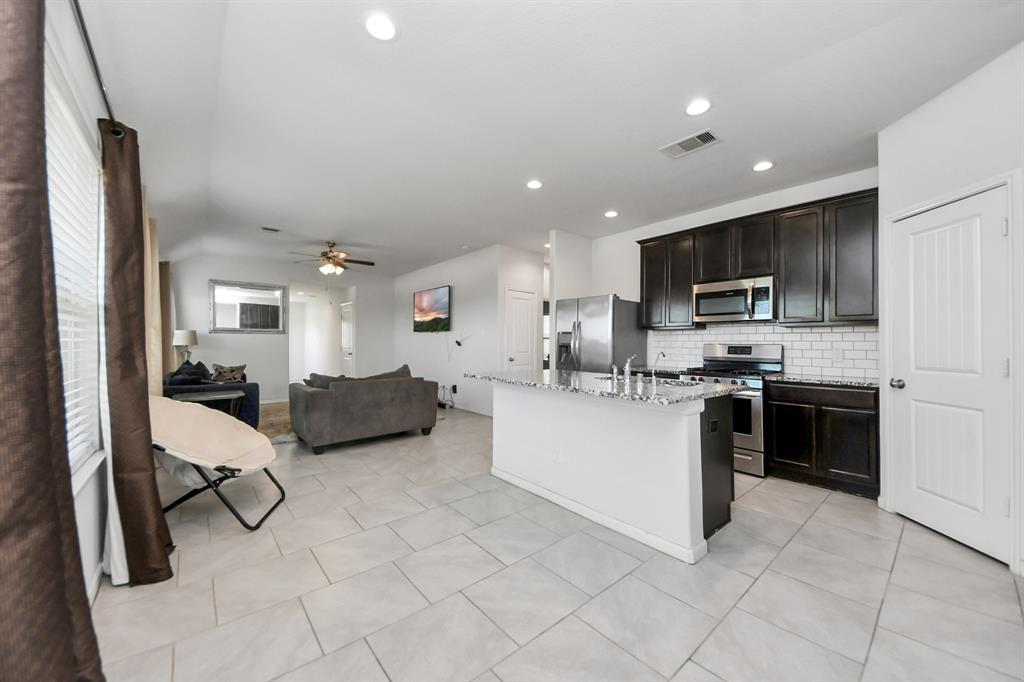 1404 Woods Lake Court
