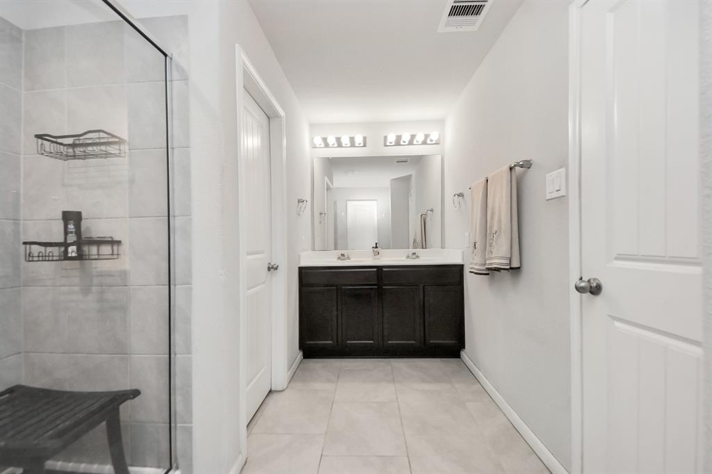 1404 Woods Lake Court