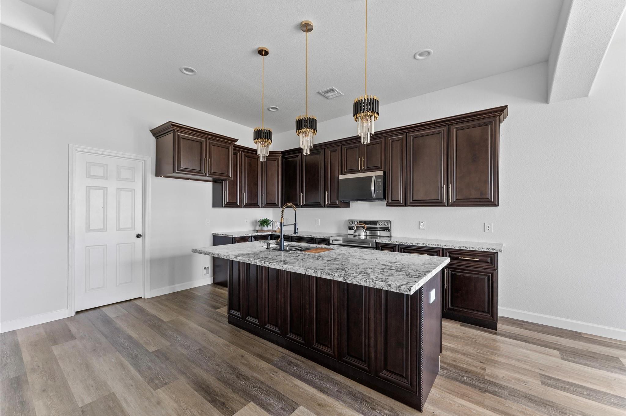 1242 Long Leaf Pine Street