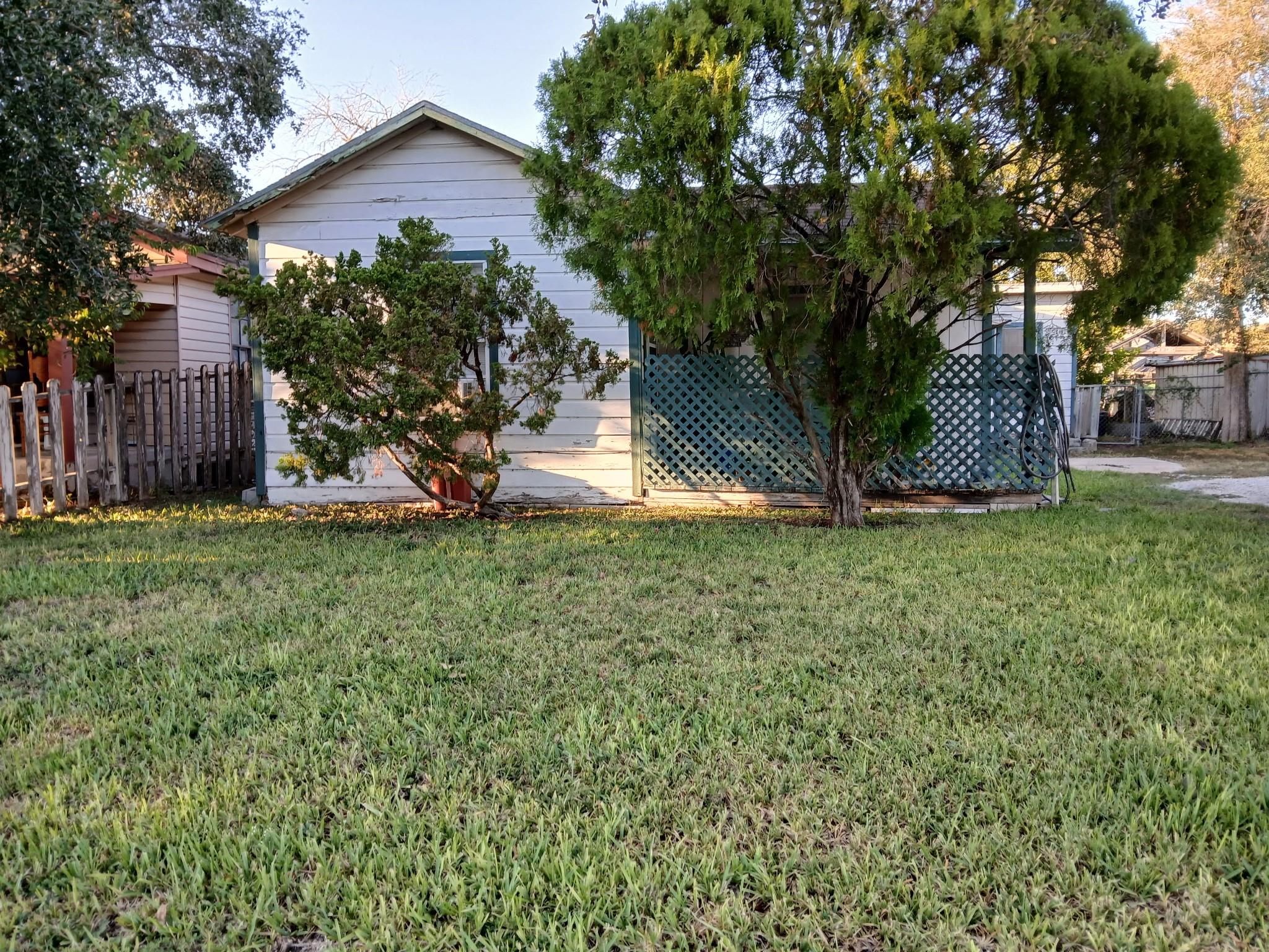 724 E Richard Avenue, Kingsville