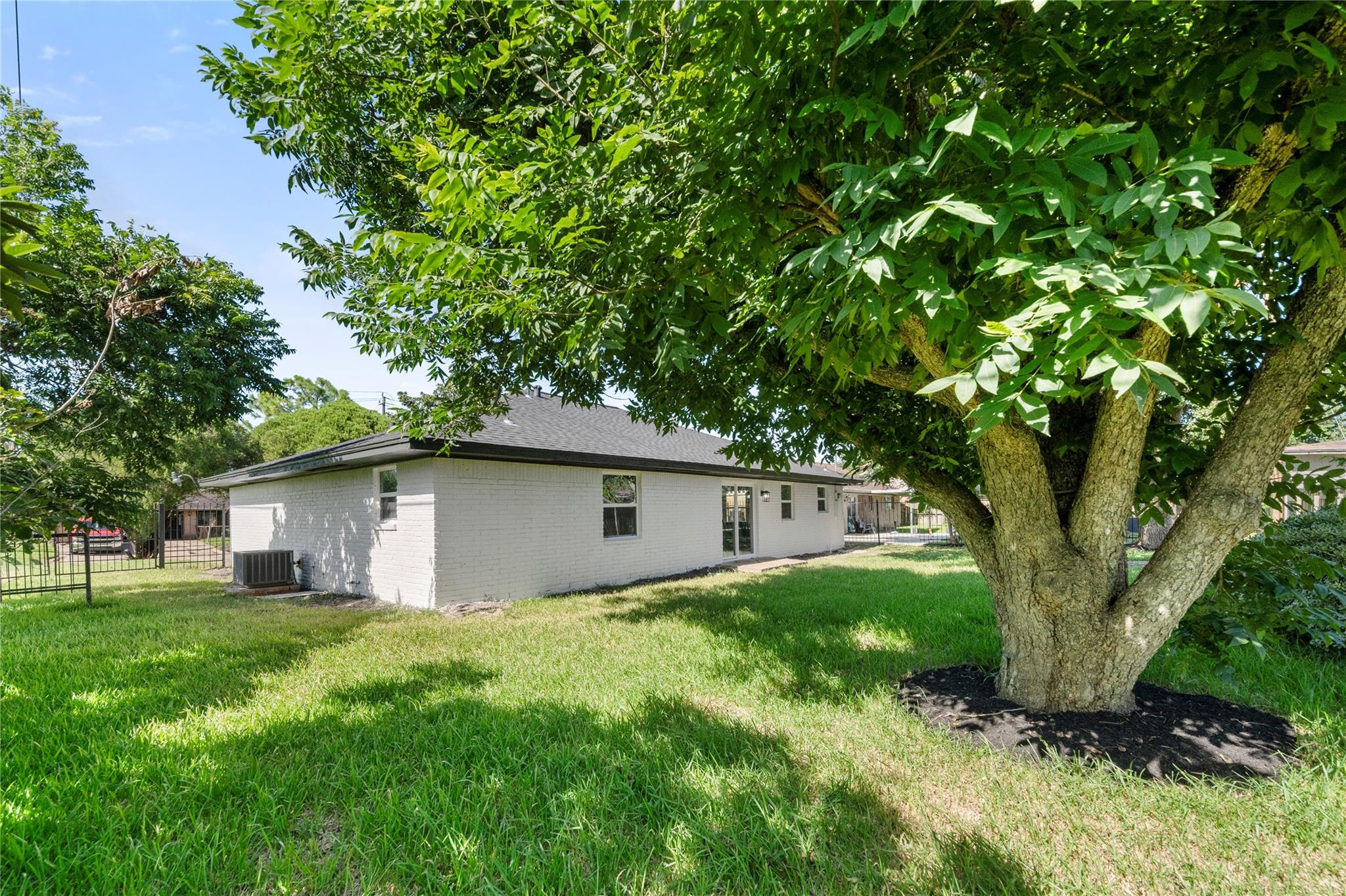 5102 Tavenor Lane