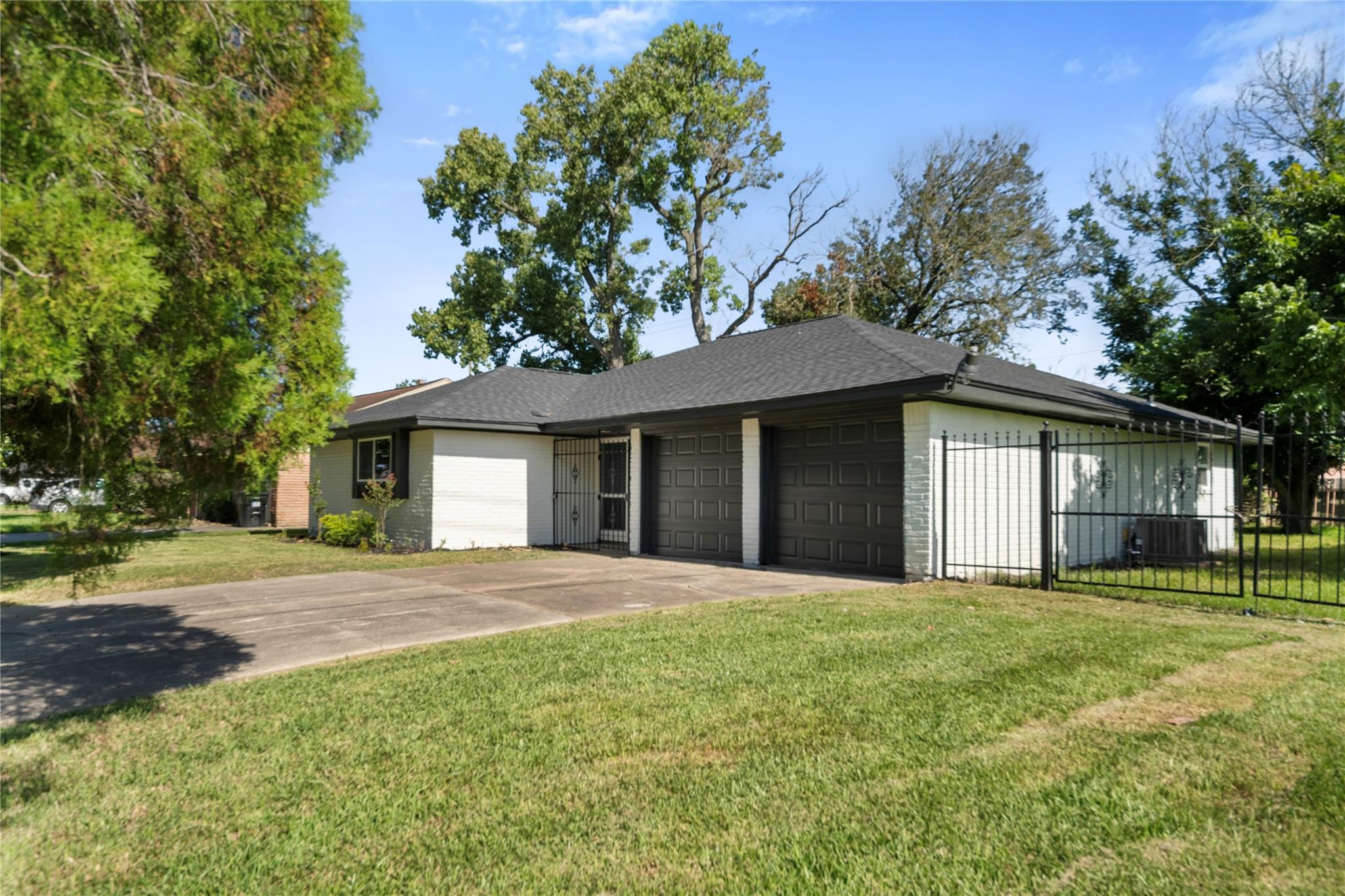 5102 Tavenor Lane