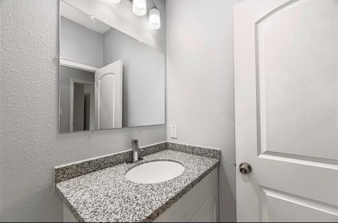 8204 Moonbeam Street # B, Houston Unit: B