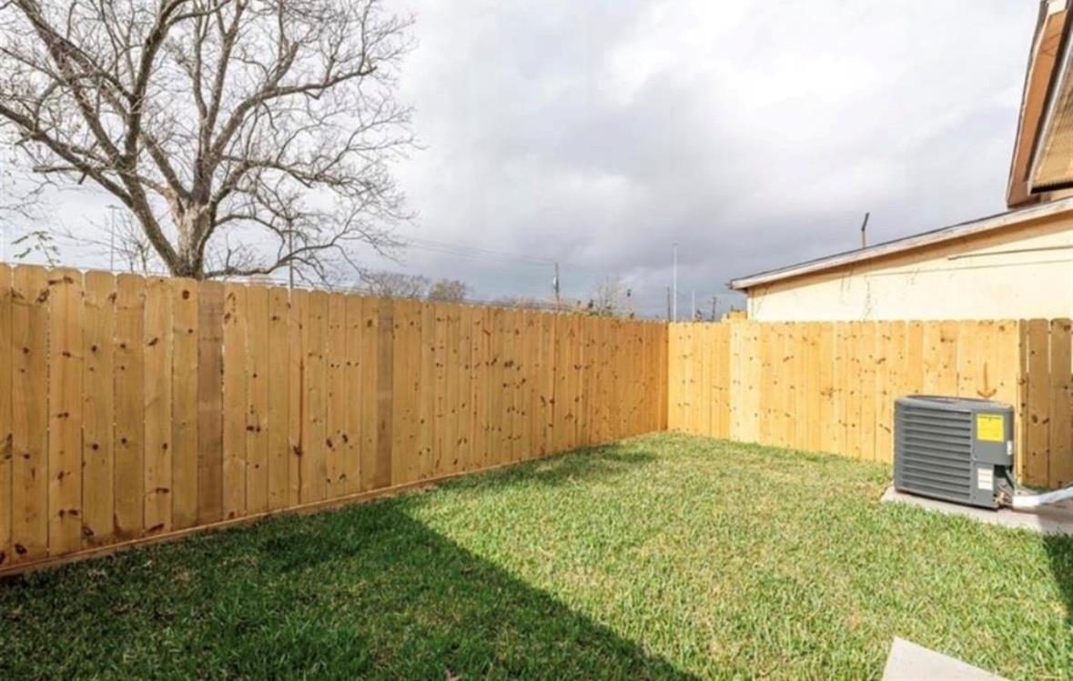 8204 Moonbeam Street # B, Houston Unit: B