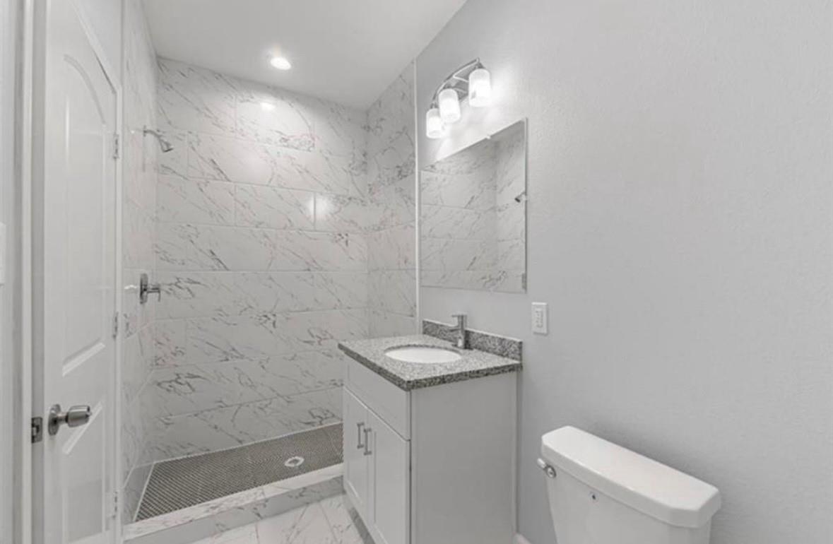 8204 Moonbeam Street # B, Houston Unit: B