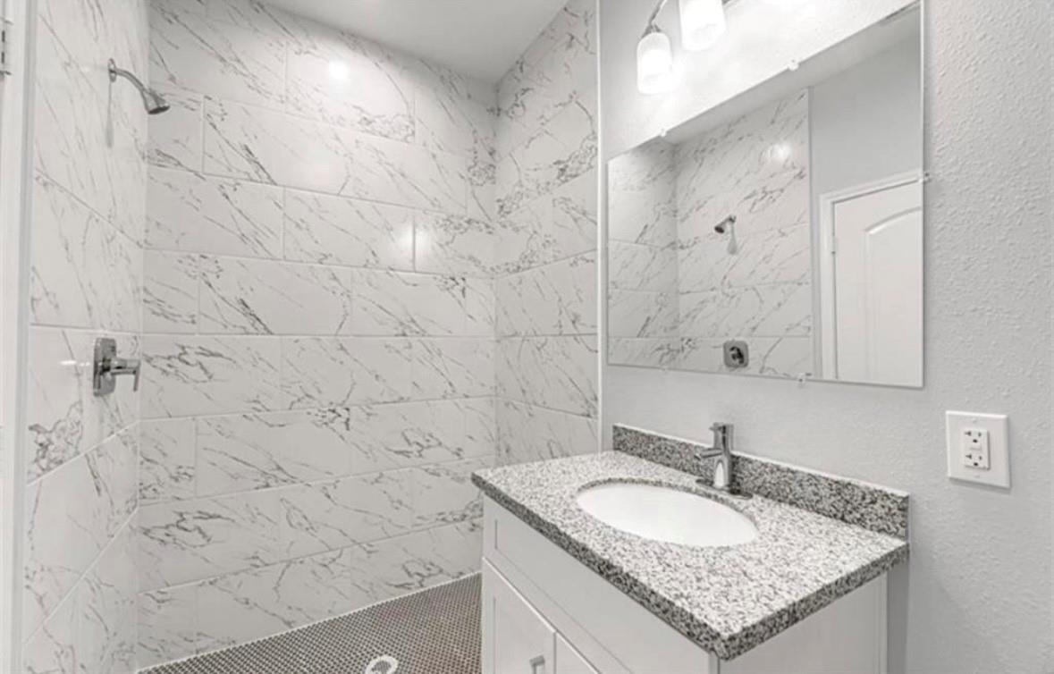 8204 Moonbeam Street # B, Houston Unit: B