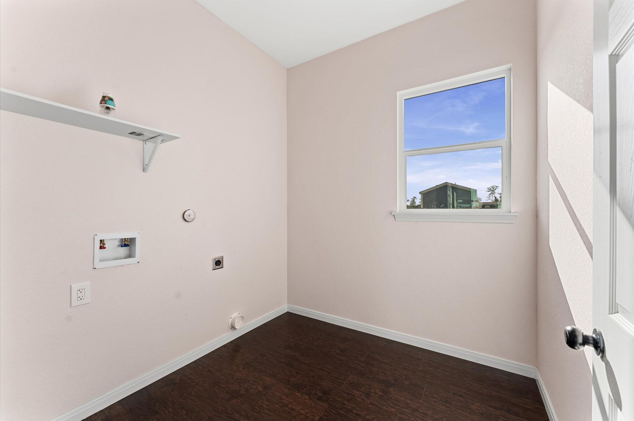 1216 Peter Pine Street