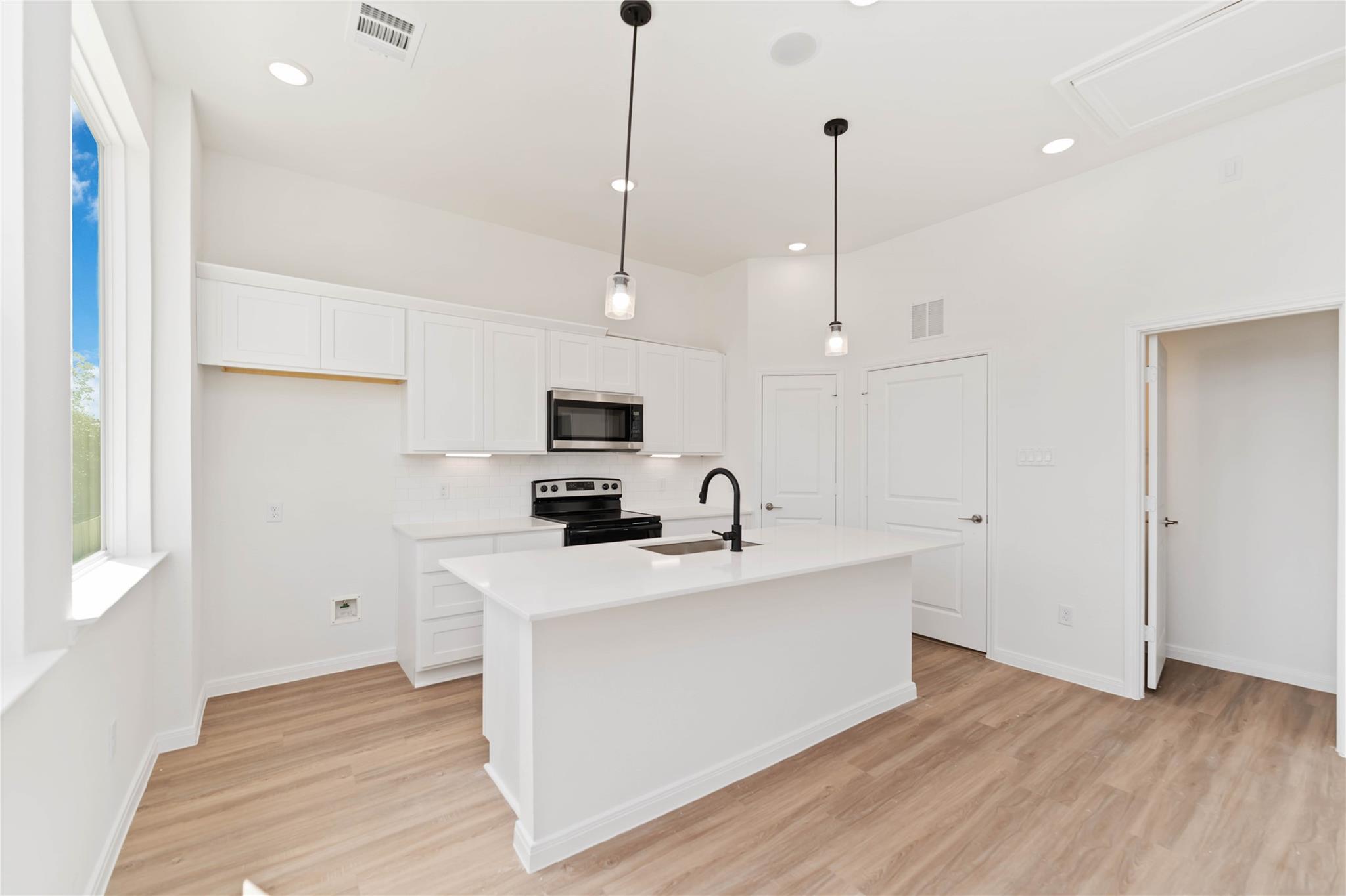 4710 Mallow Street Unit: C/D