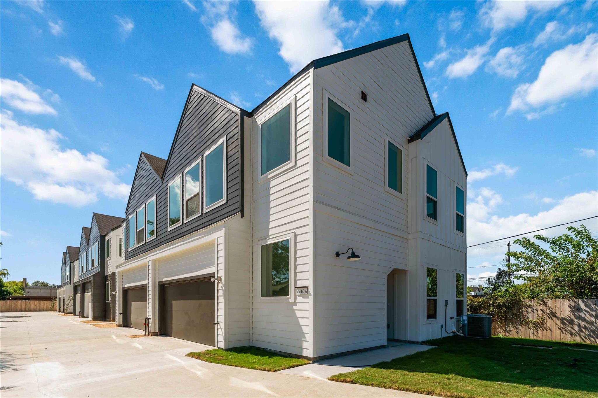 4710 Mallow Street Unit: C/D