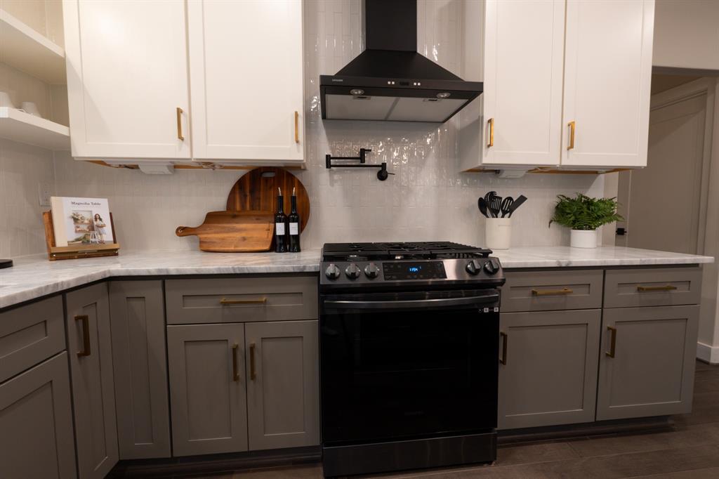 10023 Piping Rock Lane