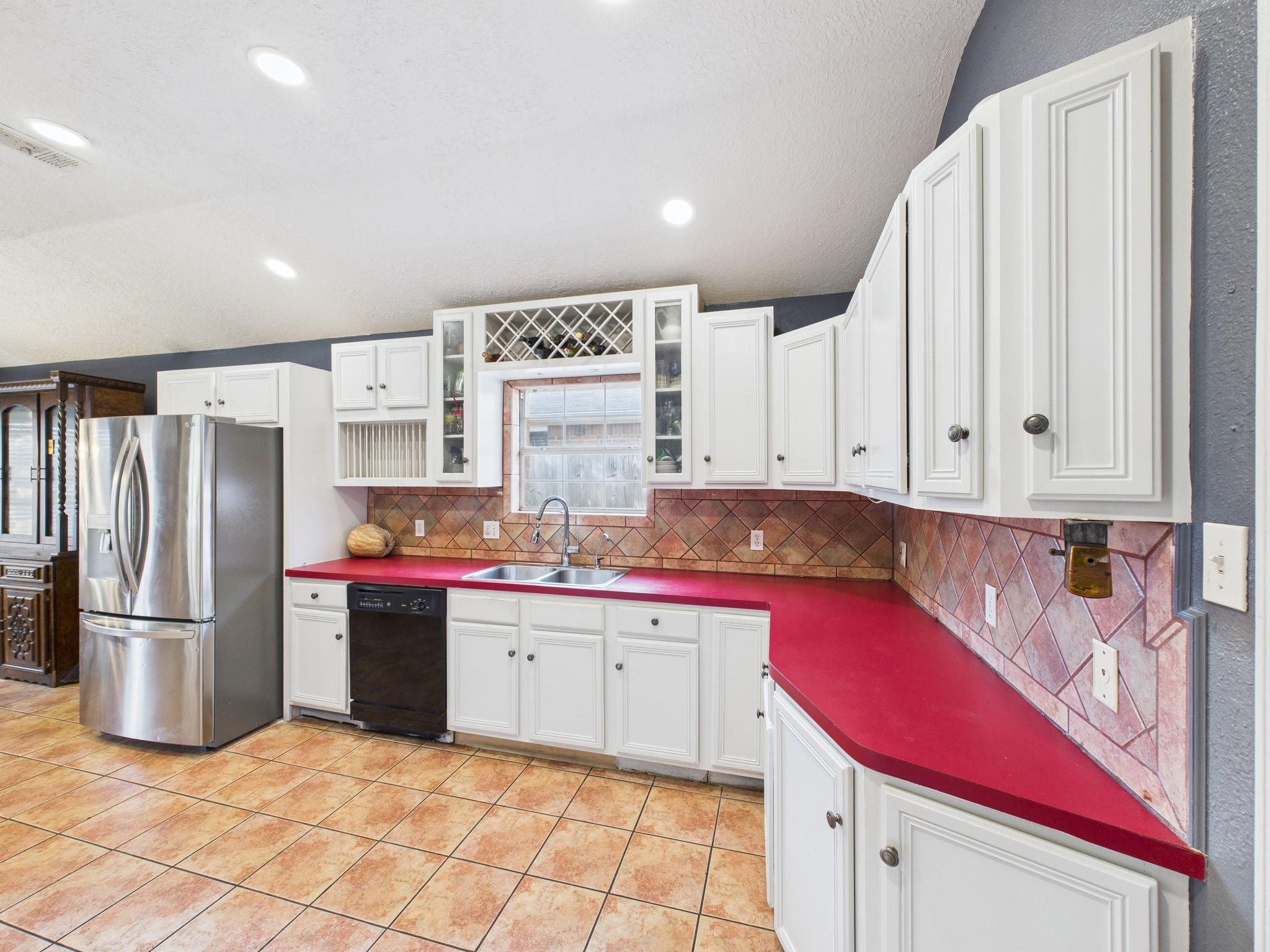 16207 N Meadow Drive