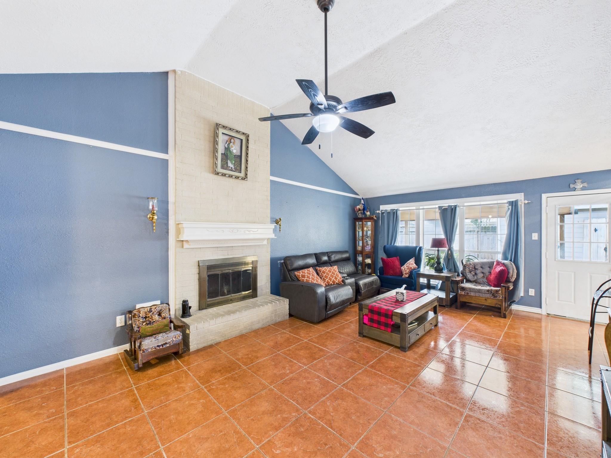 16207 N Meadow Drive