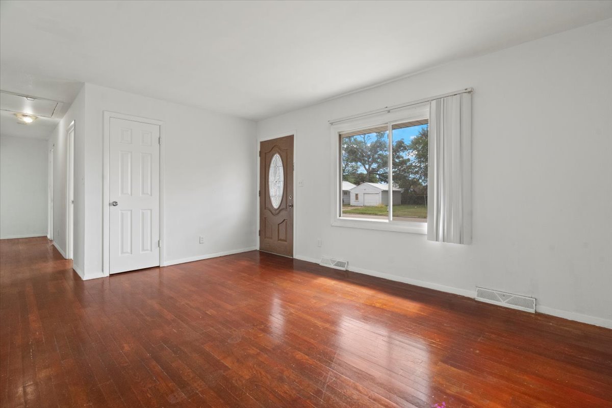 2010 W Grove Avenue