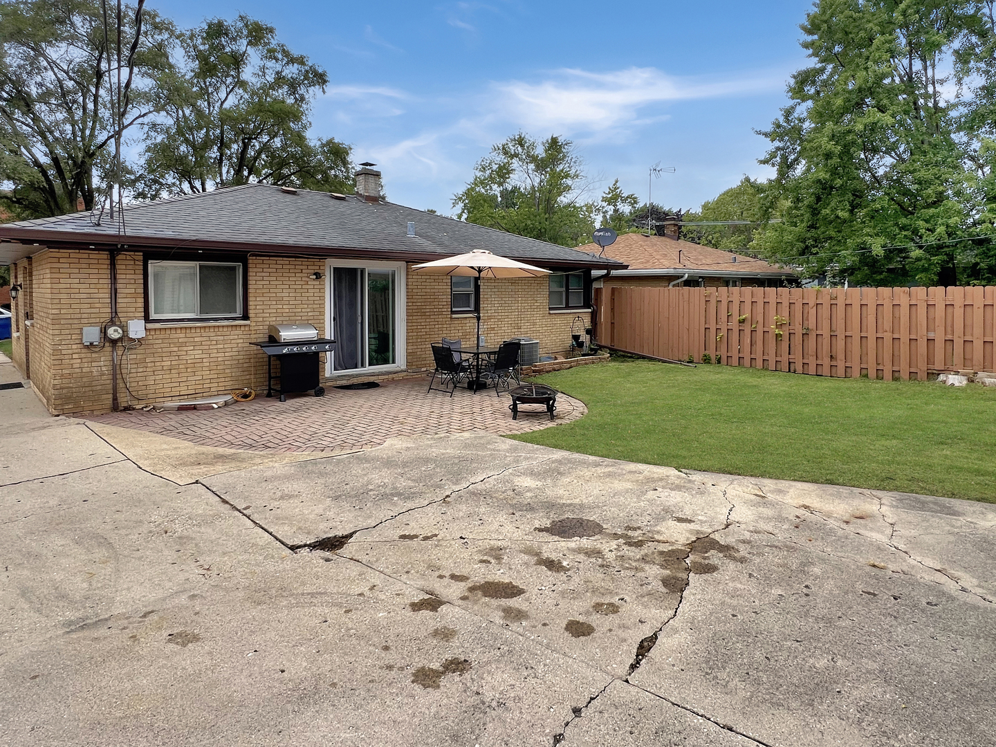 2041 Linden Avenue