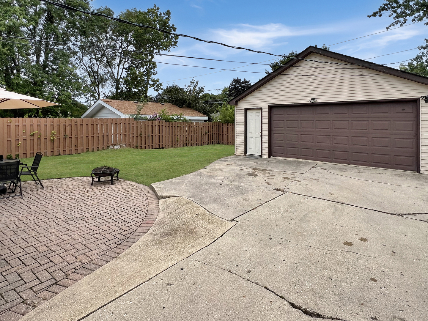 2041 Linden Avenue