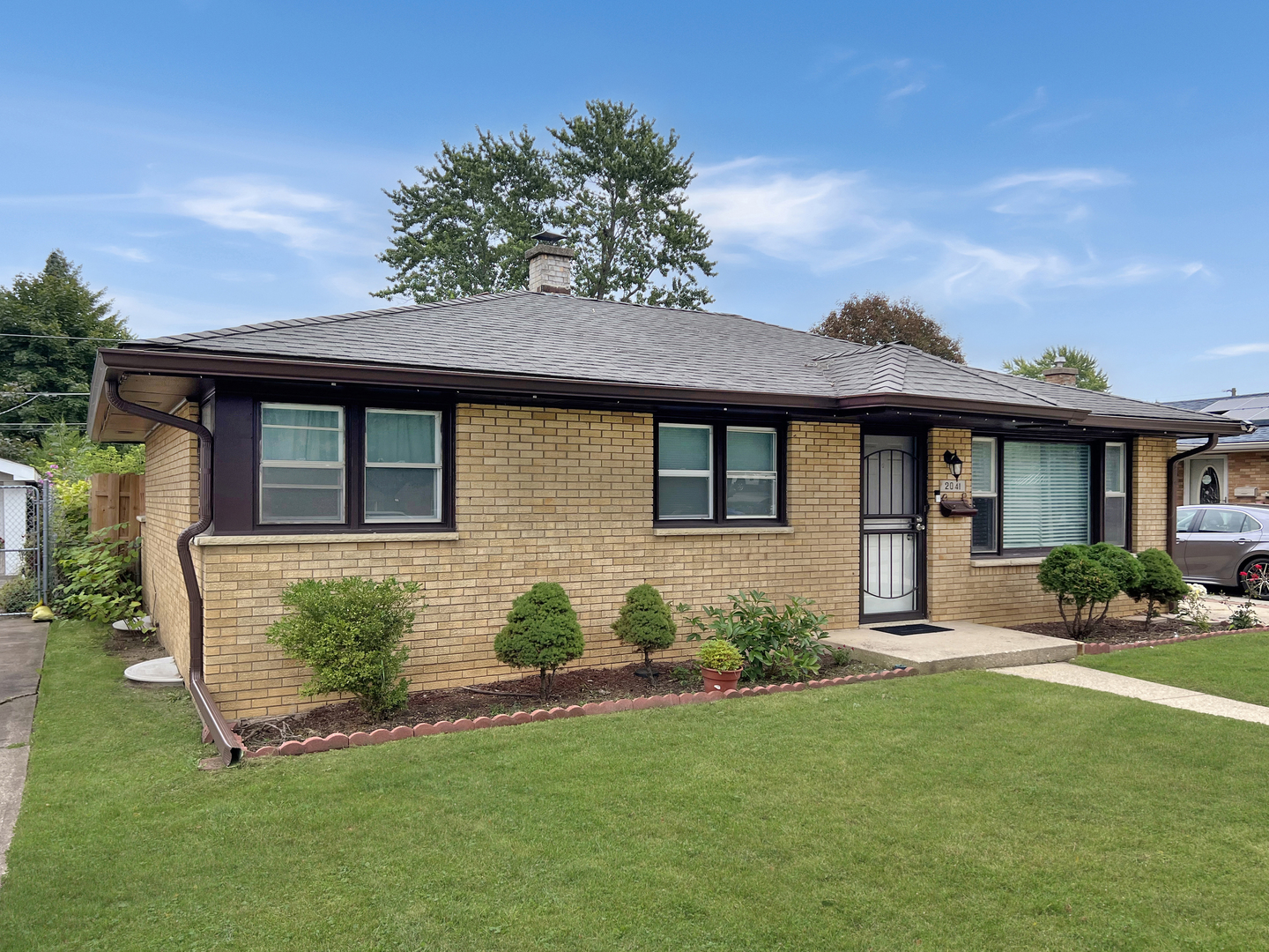 2041 Linden Avenue