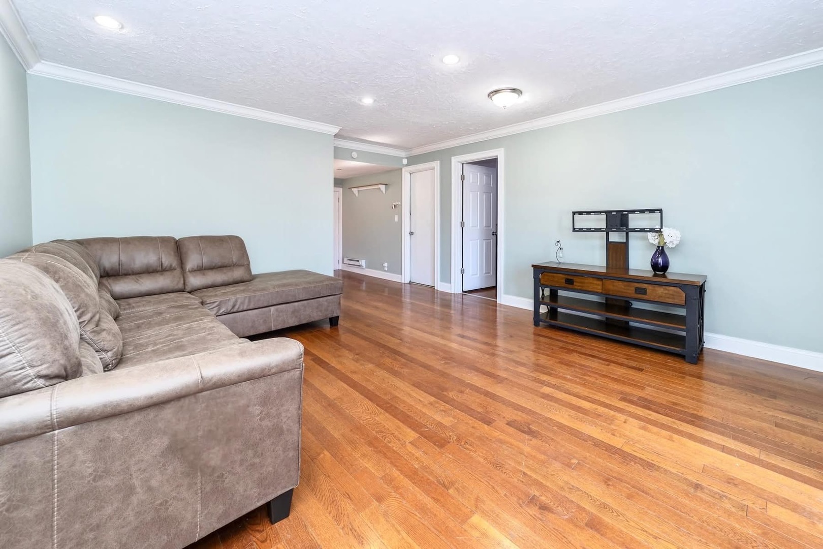 4194 Brentwood Lane