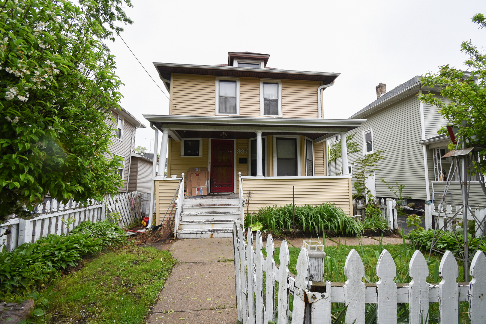 937 N County Street