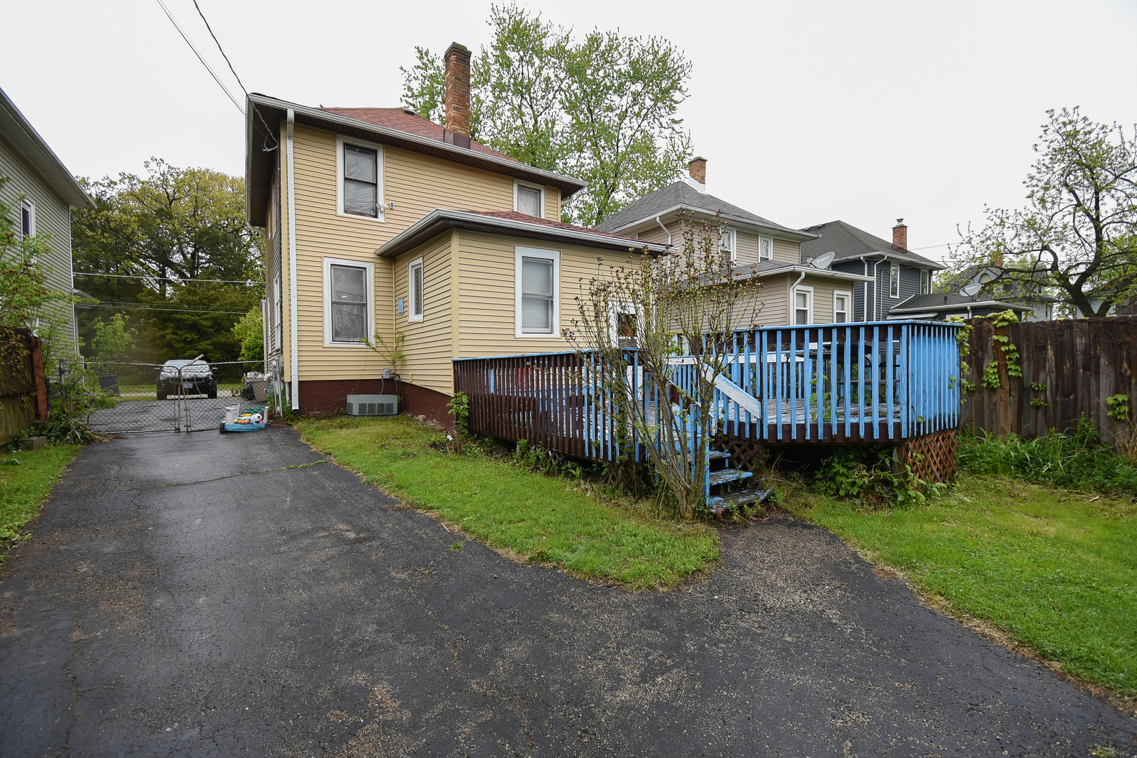 937 N County Street