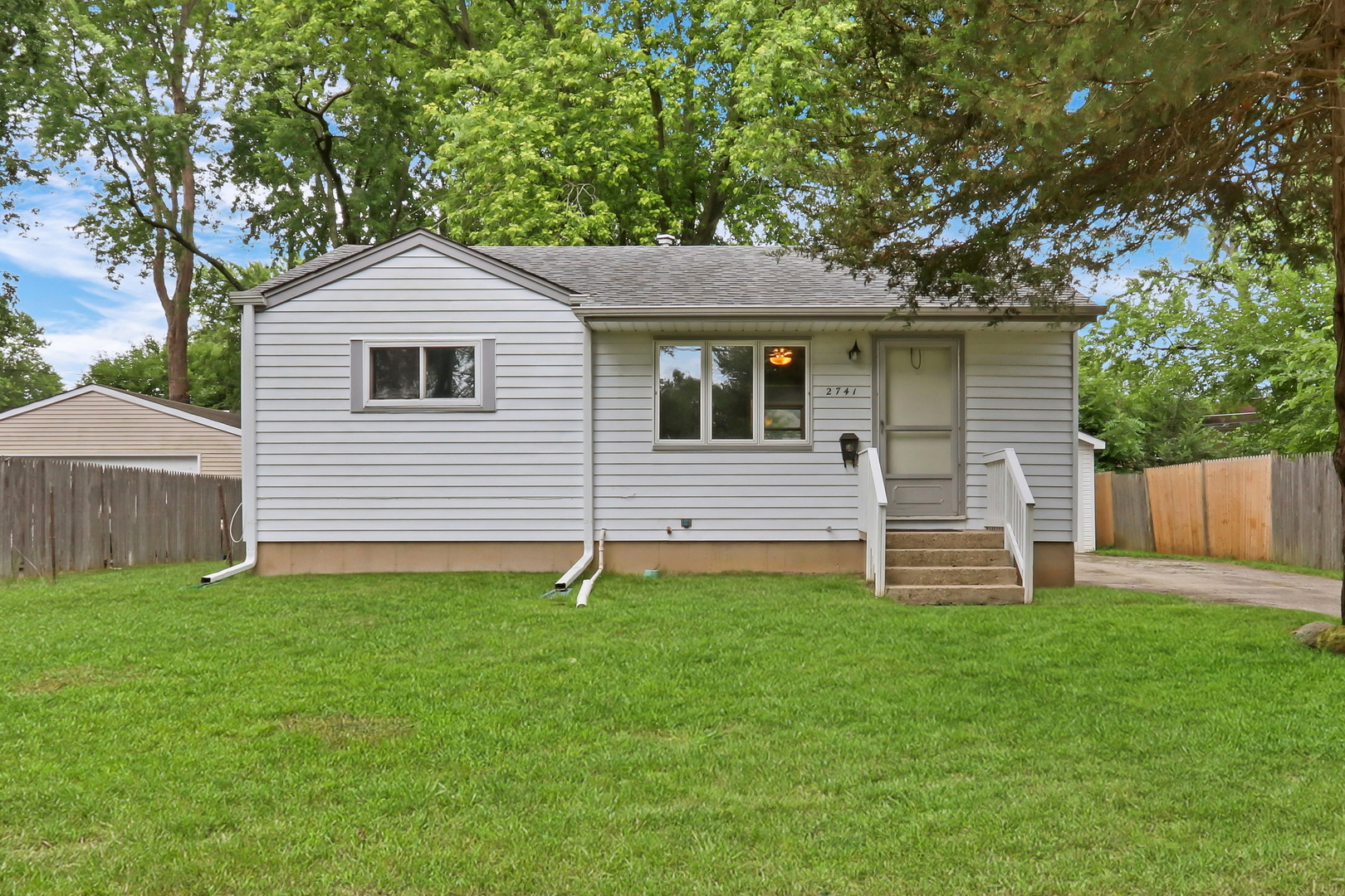 2741 Pawnee Road