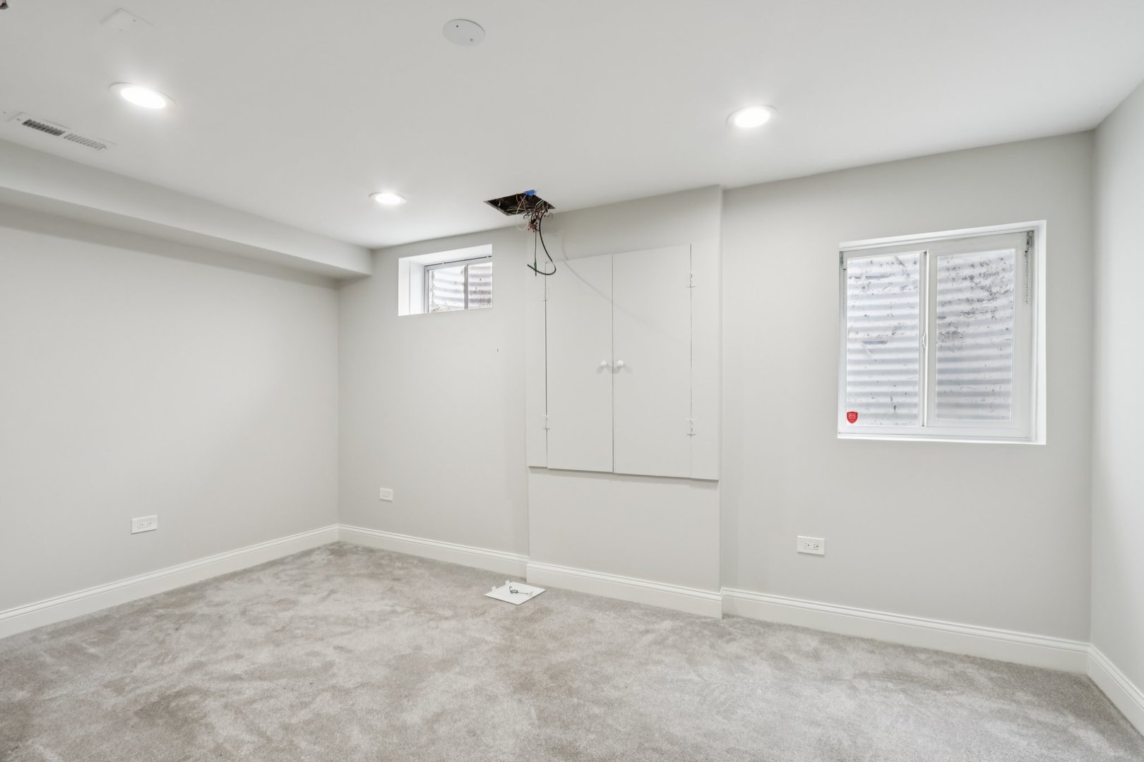 122 W Courtland Street