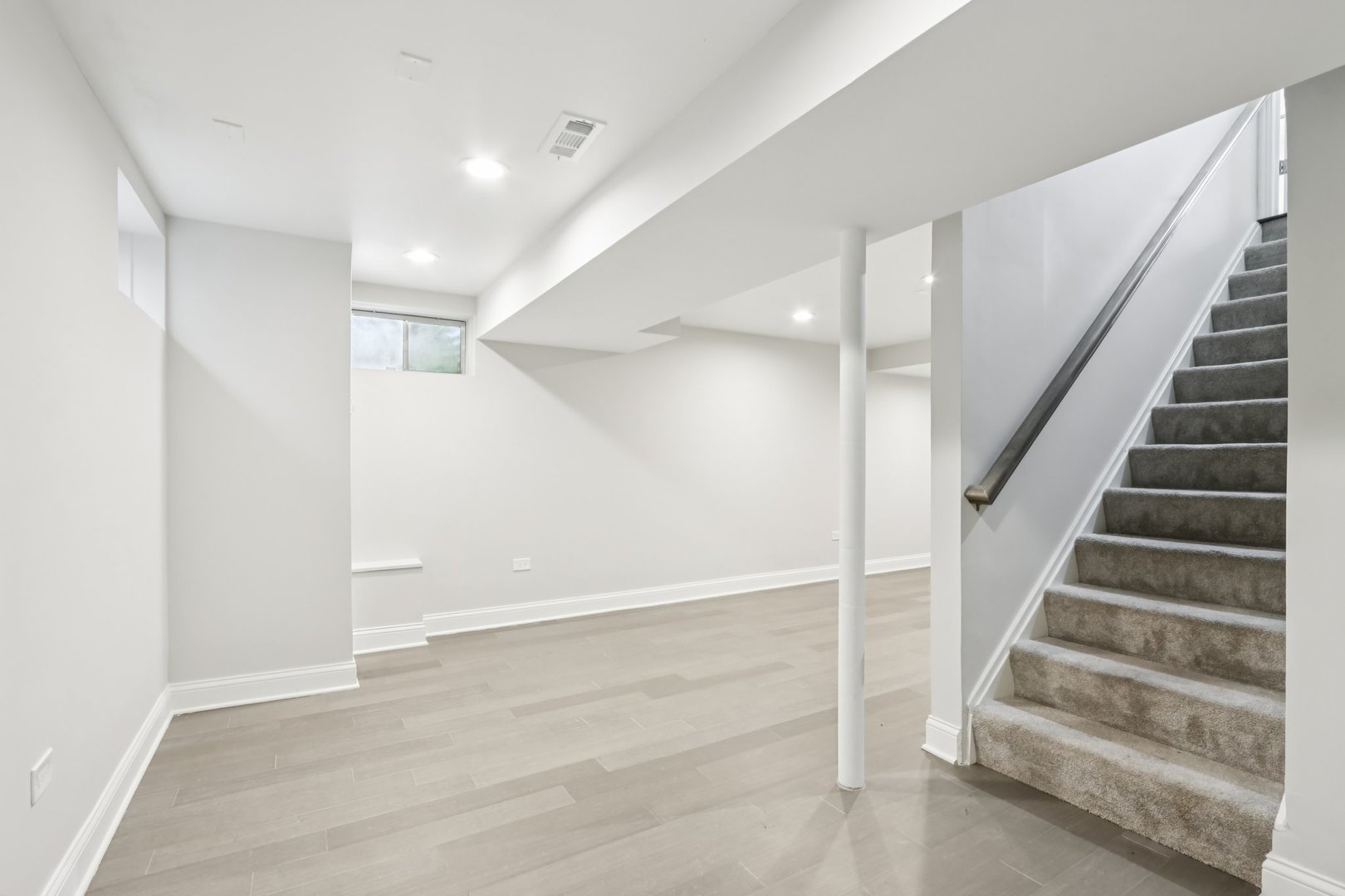 122 W Courtland Street