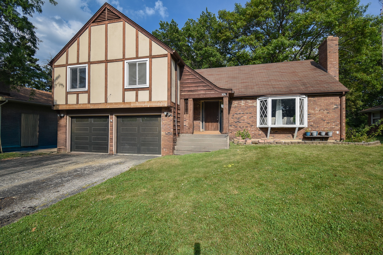339 N PIONEER Road